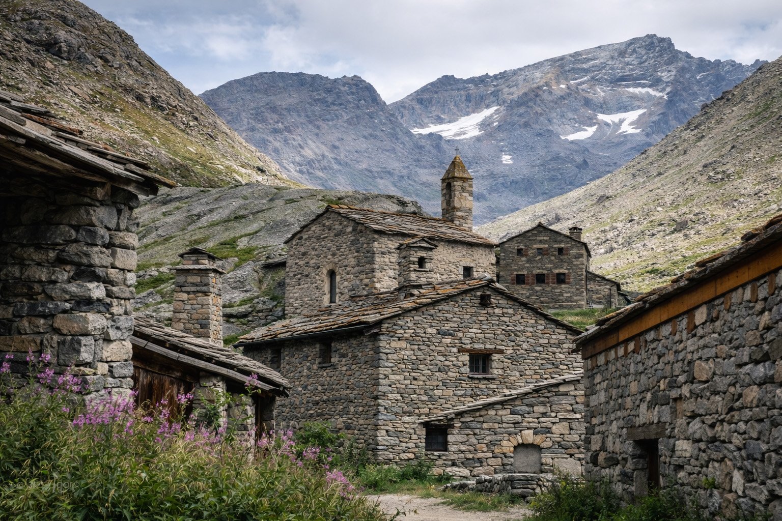 Le vieux village de Bonneval-sur-Arc avec ses maisons en pierre et lauze