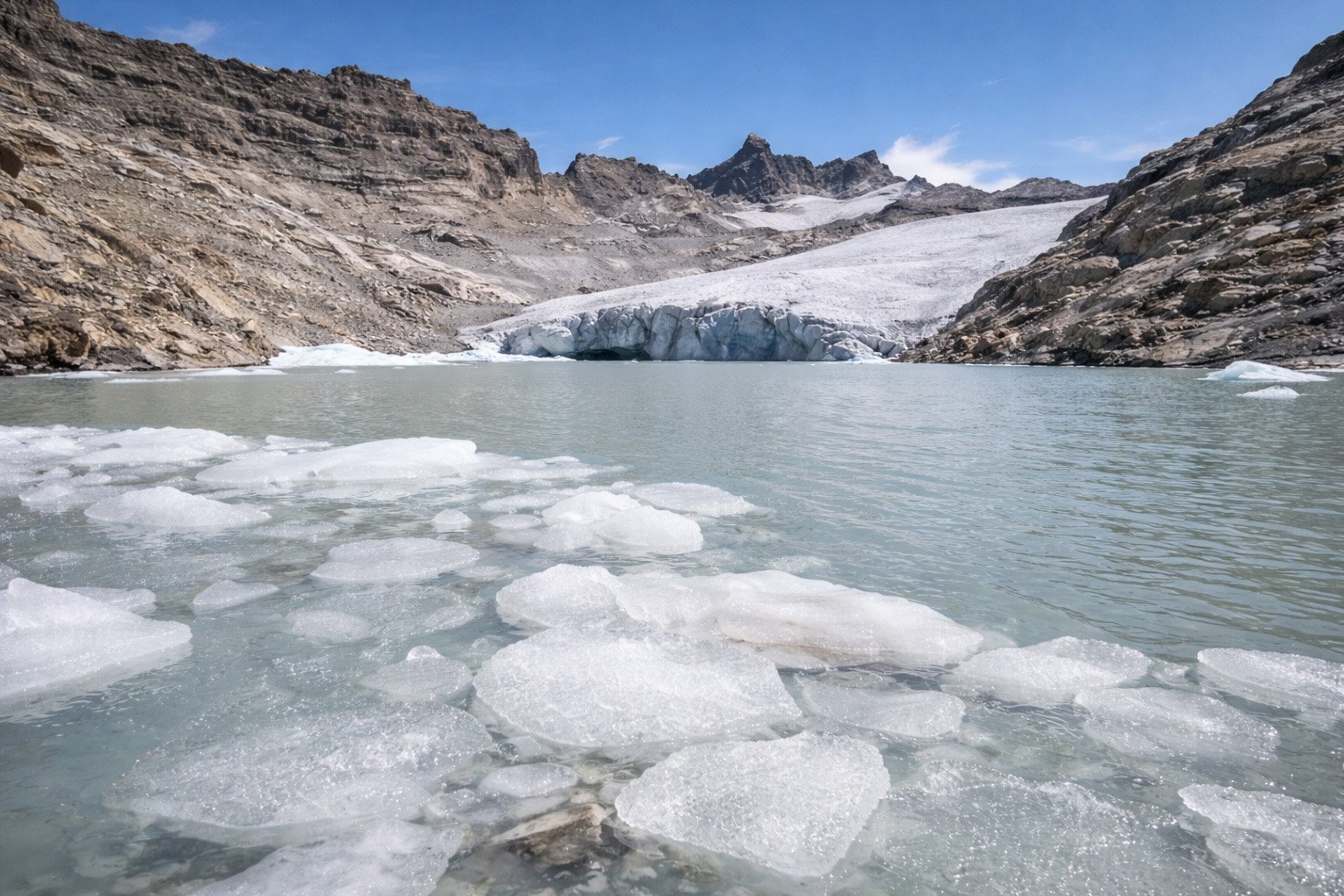 Lac du Grand Méan avec glacier Bonneval
